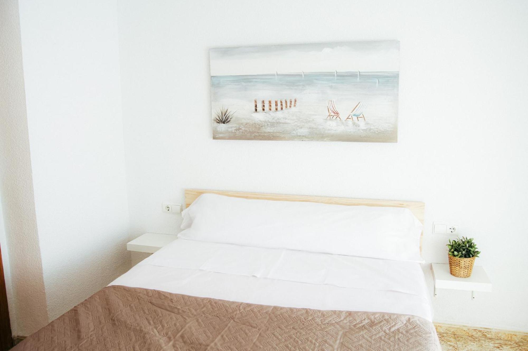 Sol Y Mar Apartments, A 200M De La Playa En El Centro سانتا بولا المظهر الخارجي الصورة
